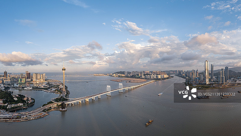 澳门半岛和珠海十字门中央商务区金融岛白昼全景航拍图片素材