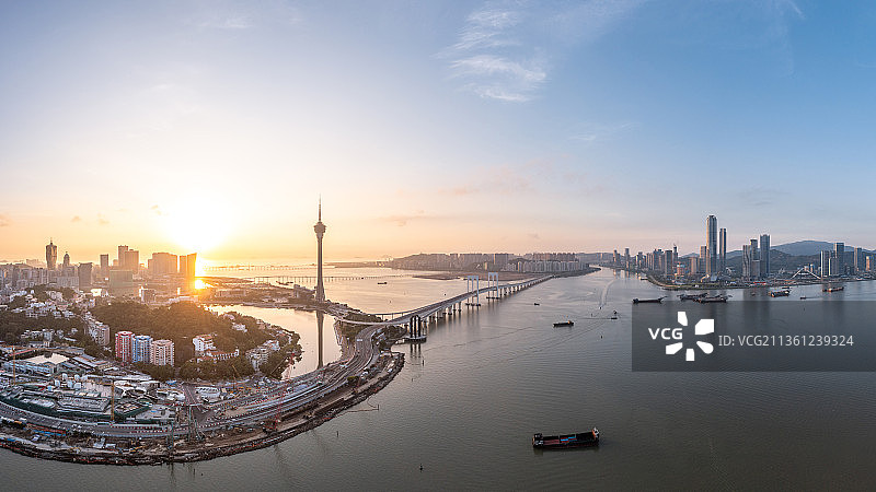 澳门半岛和珠海十字门中央商务区金融岛日出全景航拍图片素材