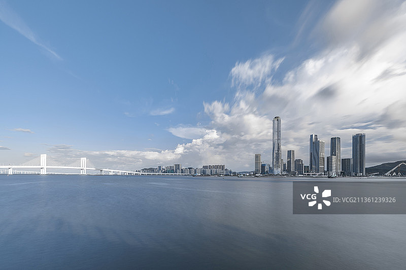 澳门半岛和珠海十字门中央商务区金融岛白昼风光图片素材