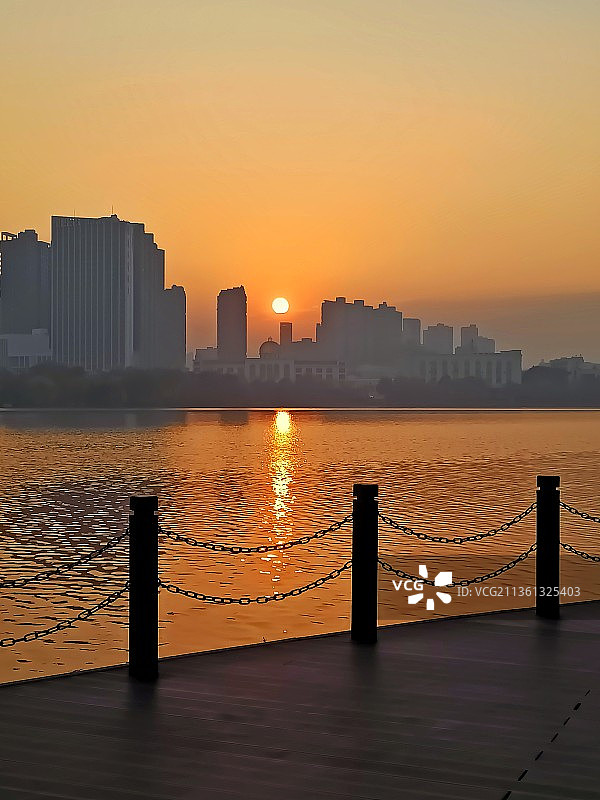 夕阳西下图片素材