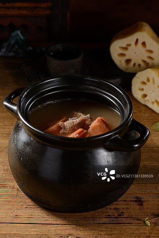 龙骨莲藕汤图片素材