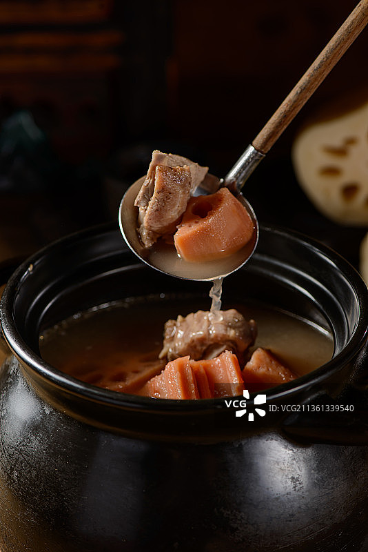 龙骨莲藕汤图片素材