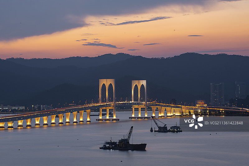 澳门西湾大桥黄昏时刻图片素材