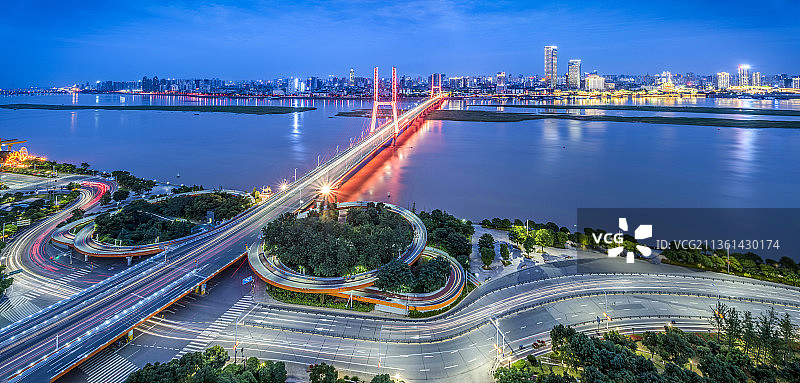 南昌八一大桥夜景图片素材