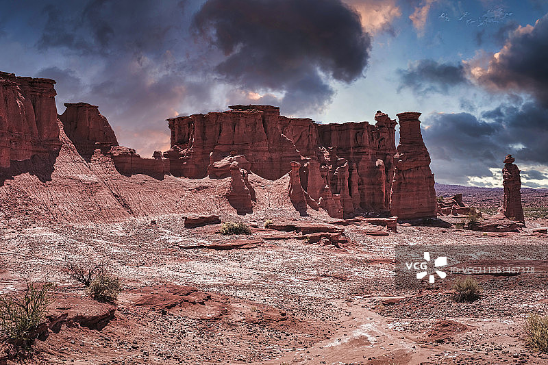 塔兰帕亚国家公园岩层全景，阿根廷图片素材