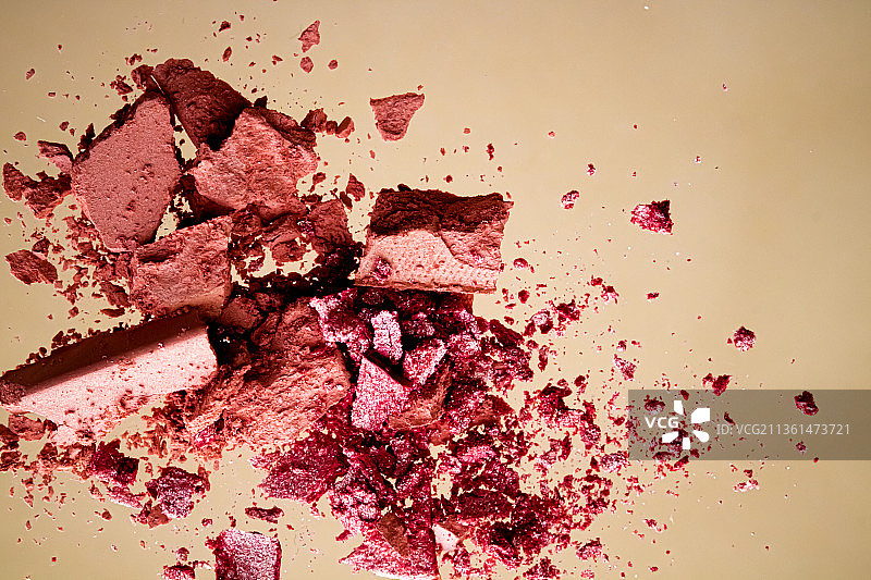 矿物有机眼影和腮红化妆品碎末图片素材