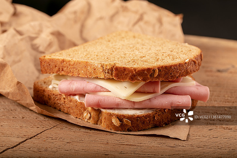 砧板上的三明治特写图片素材