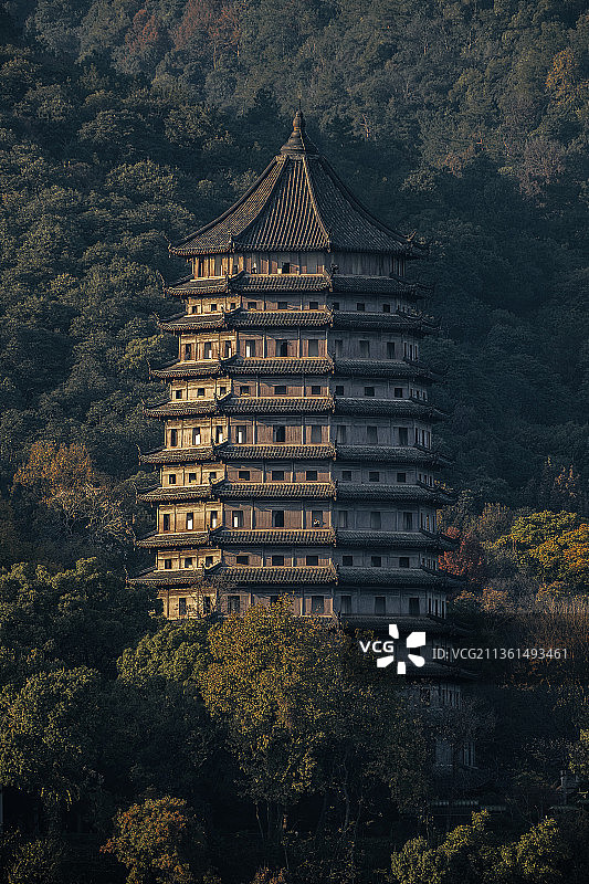 夕阳下的六和塔图片素材