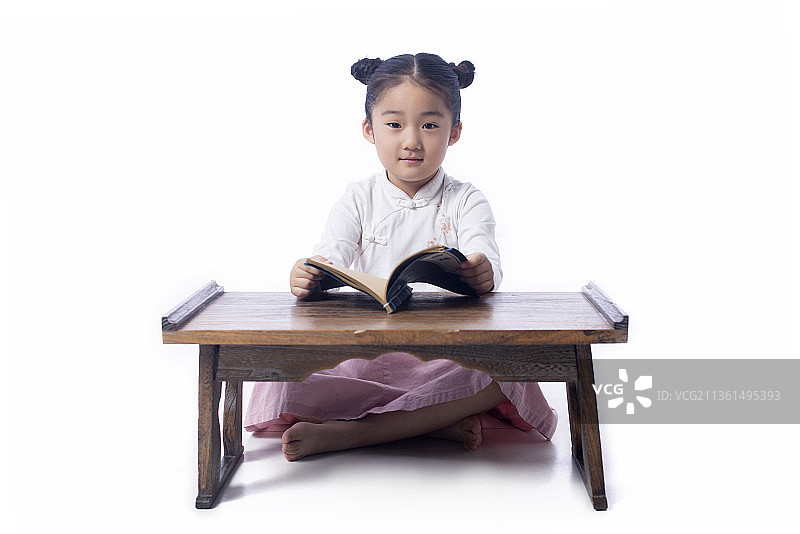 穿汉服的儿童图片素材