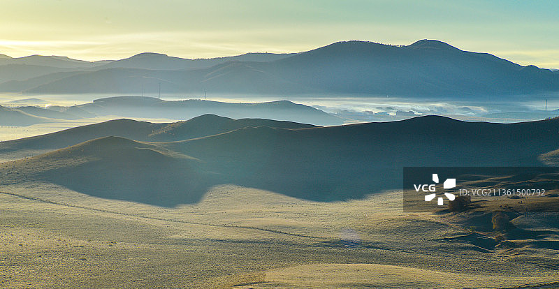 乌兰布统晨曦如蜃楼图片素材