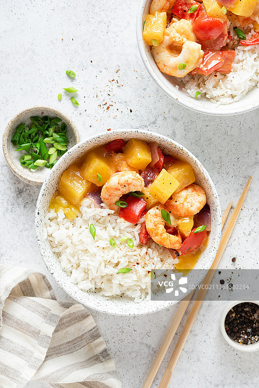 菠萝甜酸虾仁炒饭，俄罗斯风味图片素材