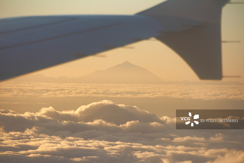 西班牙加那利群岛日落时分的壮丽云景图片素材