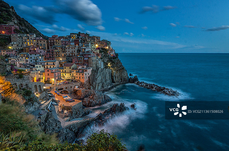 马纳罗拉回忆：意大利拉斯佩齐亚里奥马焦雷的建筑海景图片素材