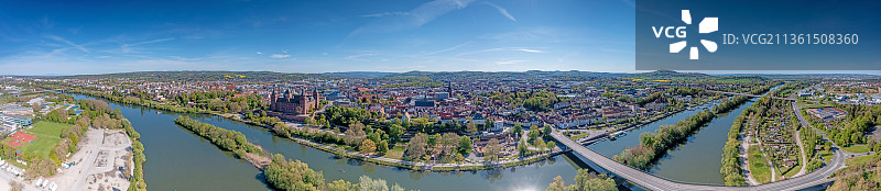 德国阿沙芬堡在美因河上的城市全景航拍图片素材