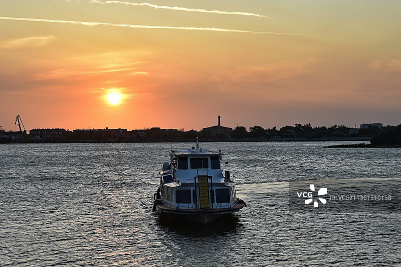 伏尔加河傍晚日落海景图片素材