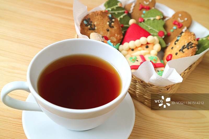 热茶与圣诞饼干图片素材