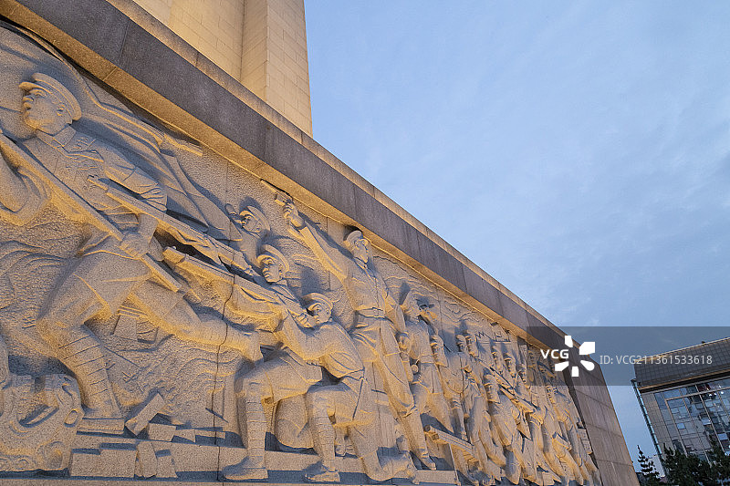 江西省南昌市八一广场革命烈士纪念碑浮雕特写图片素材
