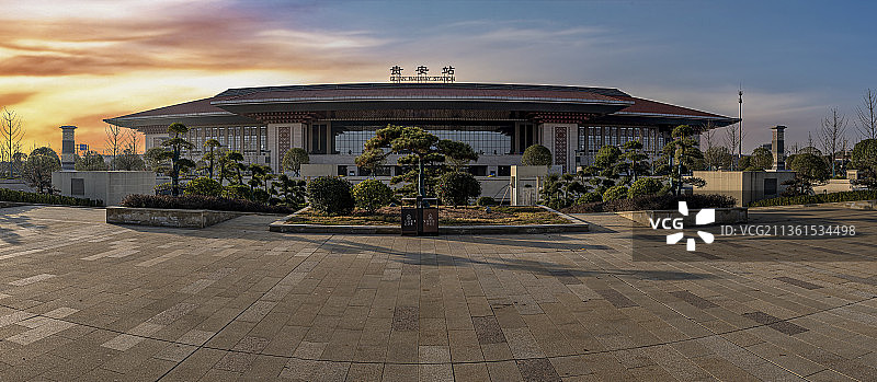 贵州第二大高铁站----贵安站图片素材