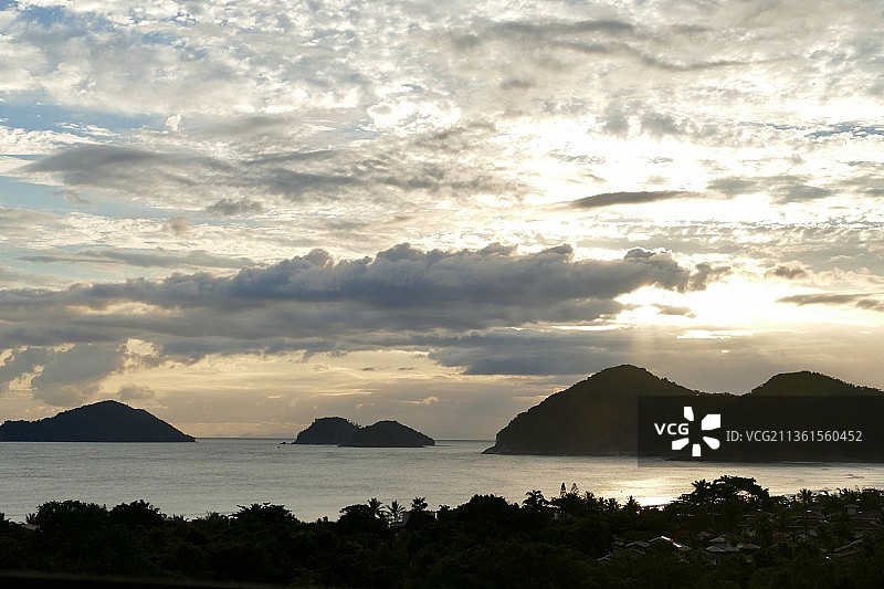 巴西圣塞巴斯蒂昂坎布里日落时分的海景图片素材