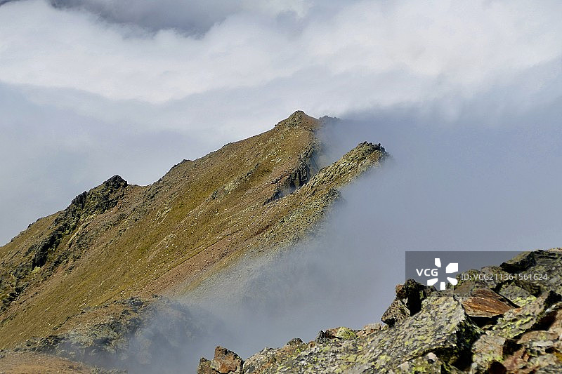 安道尔 - Portella Rialb- Pic Font Blanca VI，山脉的风景图片素材