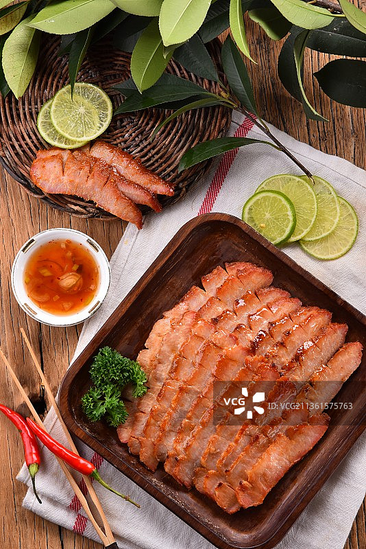 泰式蒜香烤肉图片素材