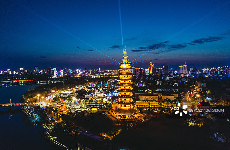 金华万佛塔古子城夜景航拍图片素材