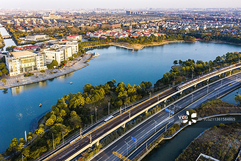 上海美兰湖城市风光图片素材