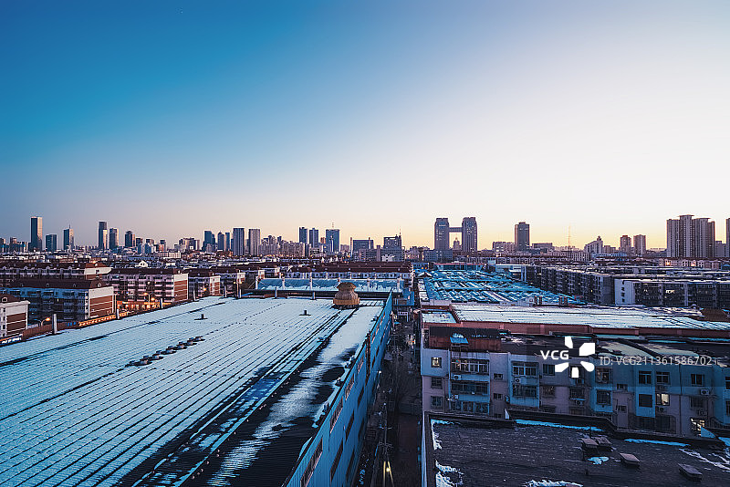 黄昏时的天津滨海新区天际线图片素材