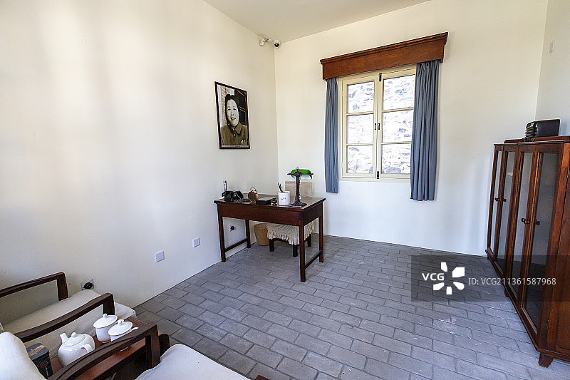 北京香山公园来青轩——周恩来同志办公居住地：邓颖超办公室图片素材