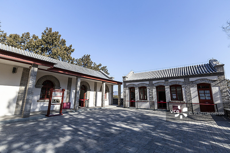 北京香山公园来青轩——朱德同志办公居住地图片素材