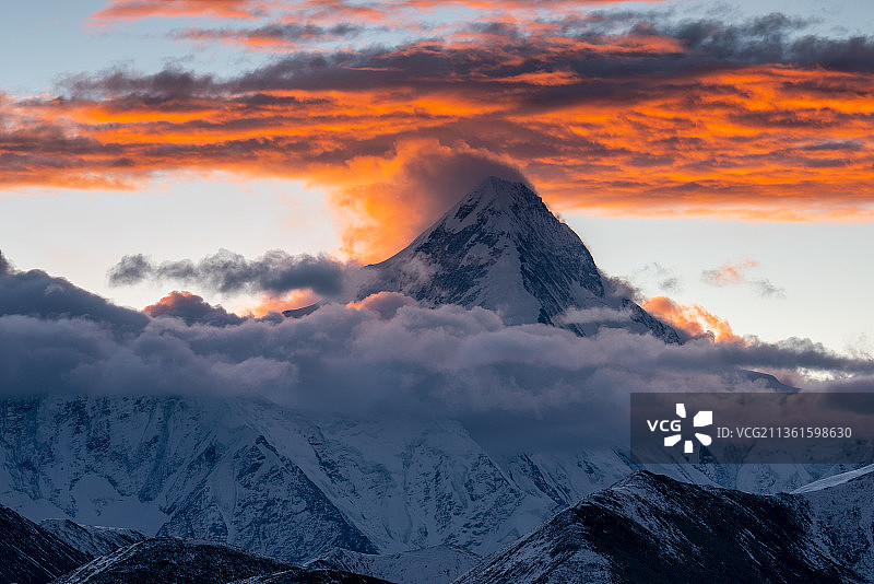 川西、雅哈垭口、子梅垭口、日照金山、贡嘎、蜀山之王、高原、中国最美雪山图片素材