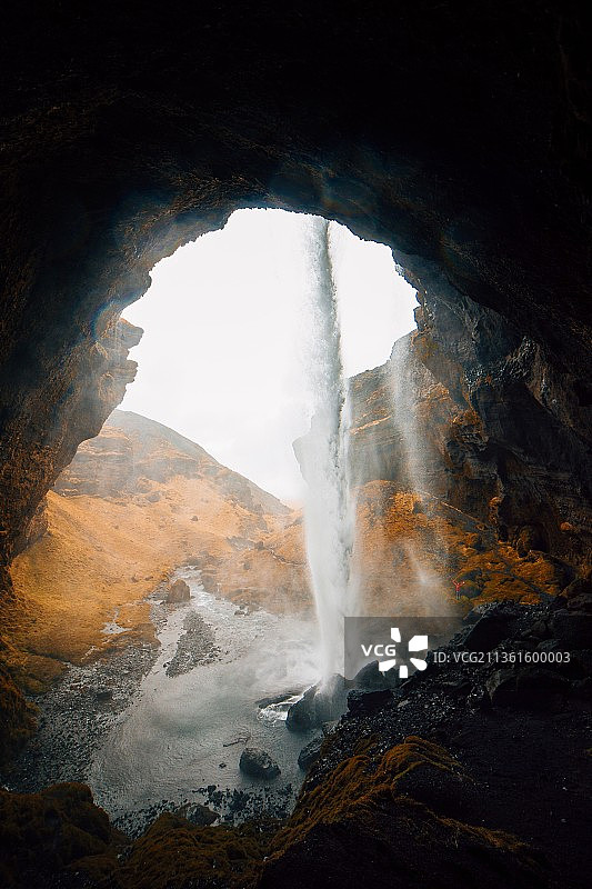 冰岛洞穴瀑布风光图片素材