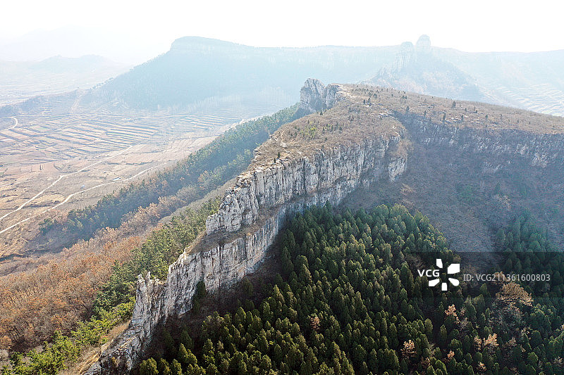 山东临沂平邑县峰奇石怪的曾子山图片素材