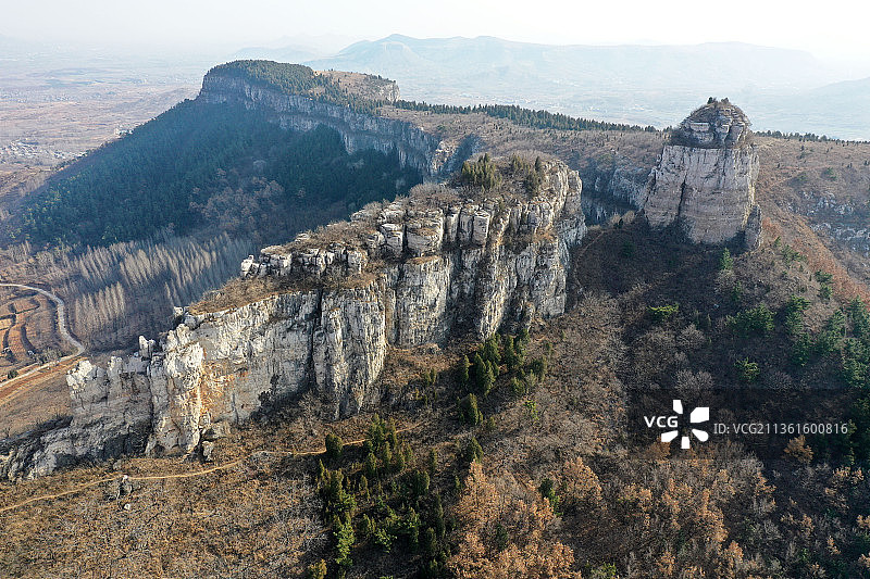 山东临沂平邑县峰奇石怪的曾子山图片素材