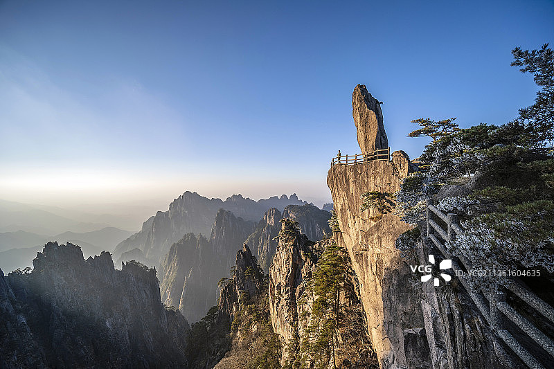 黄山飞来石图片素材