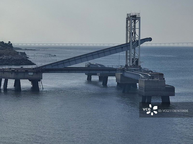 货运码头，起重机图片素材