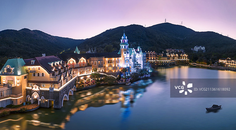 深圳东部华侨城茵特拉根酒店夜景航拍图片素材