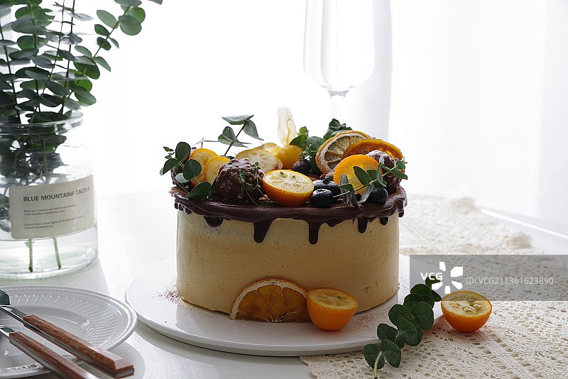香橙巧克力慕斯蛋糕图片素材