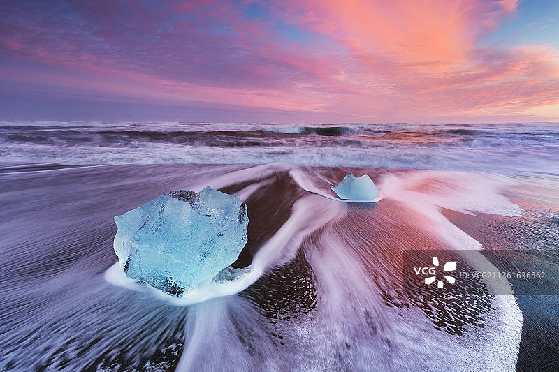 杰古沙龙湖日落时分的海景图片素材