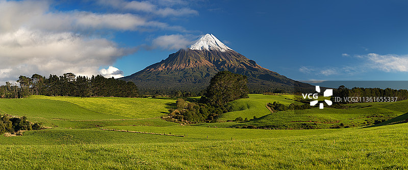 塔拉纳基山风景图片素材