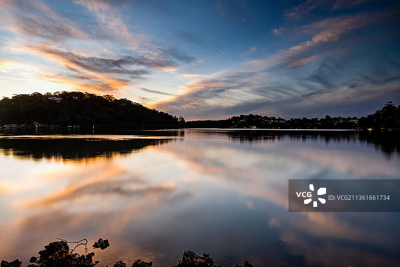 澳大利亚新南威尔士州乔治河日落天空倒影图片素材