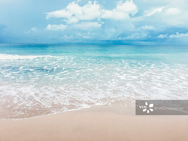 海天映衬的风景图片素材