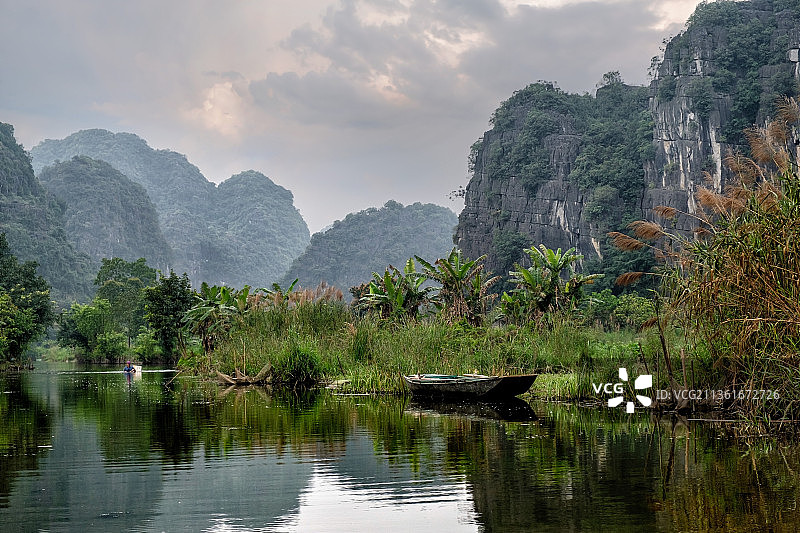越南北部三谷湖泊风光图片素材