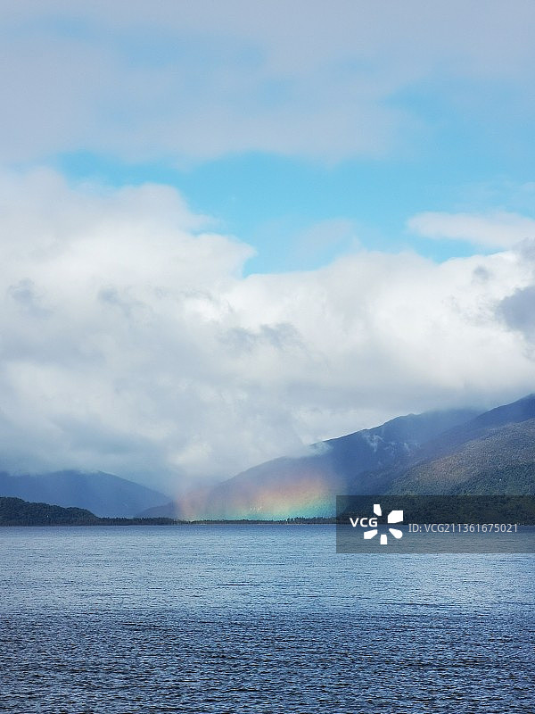 海天映衬的风景图片素材