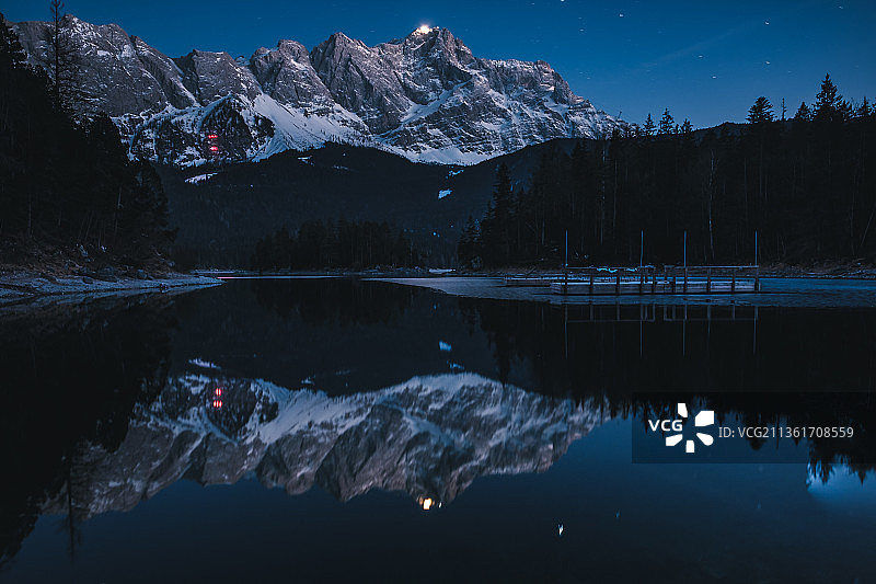 德国格赖瑙雪山湖泊风光图片素材