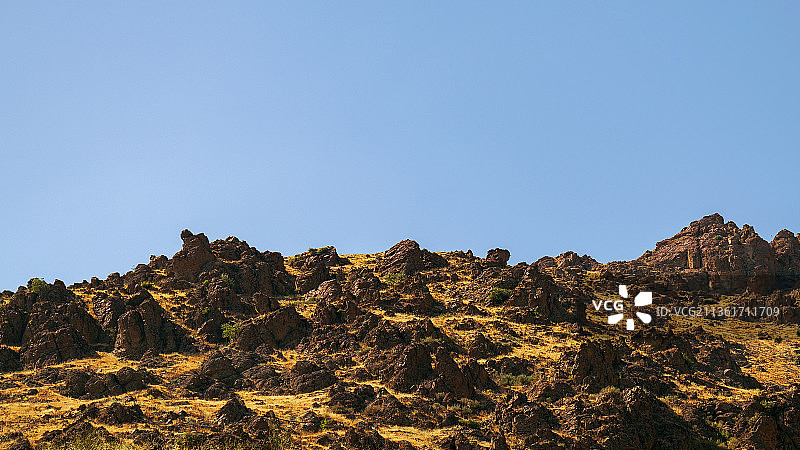 伊朗德黑兰的岩石低角度景观图片素材