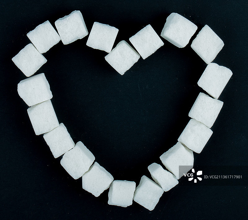 排列成一定形状的糖块顶视图图片素材