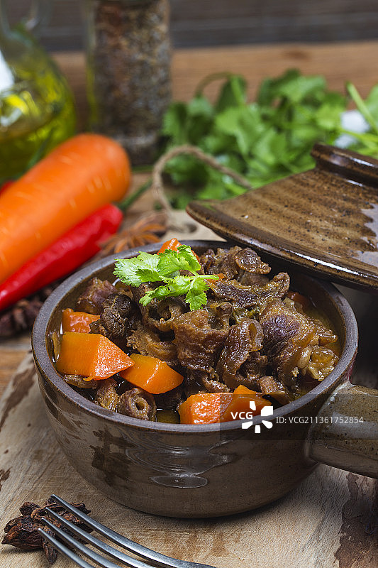 红烧牛腩胡萝卜图片素材
