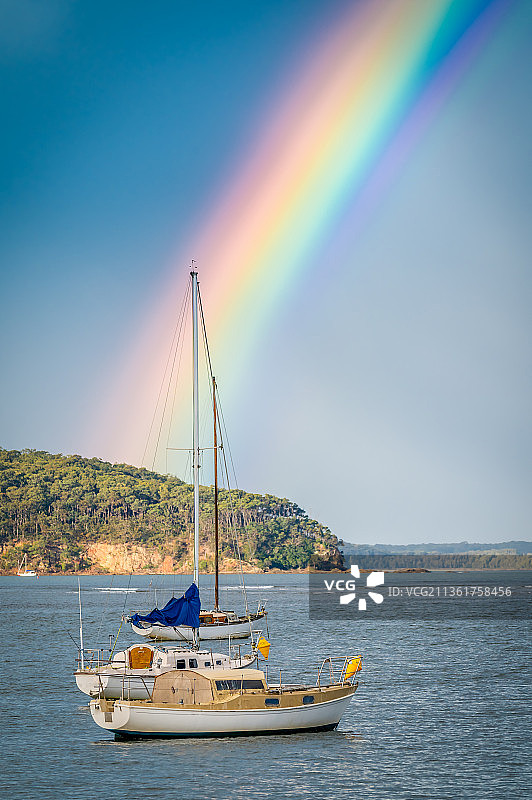 彩虹尽头2：澳大利亚巴特曼斯湾海景图片素材
