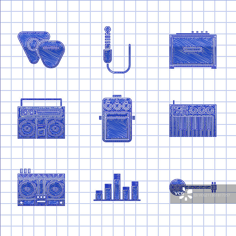 吉他效果器、音乐均衡器和班卓琴组合图片素材